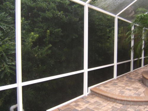 Tampa Pool Enclosure Cleaning